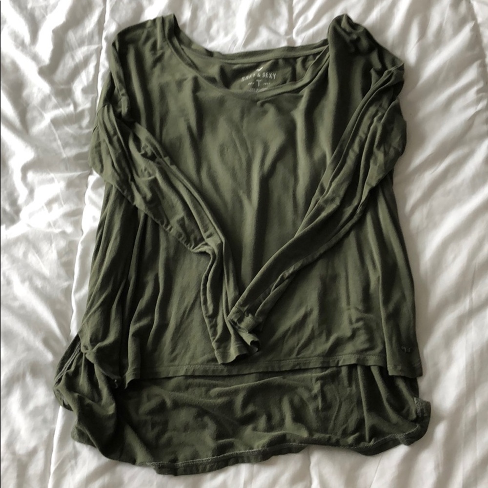Green long sleeve tee